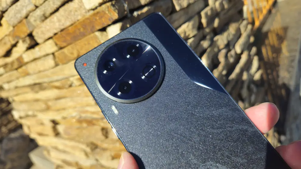 TECNO CAMON 30