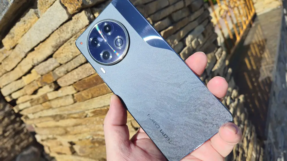 TECNO CAMON 30
