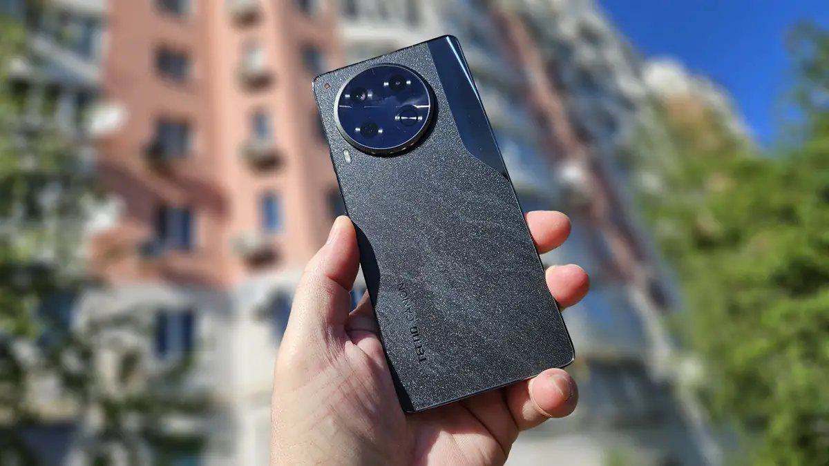 TECNO CAMON 30