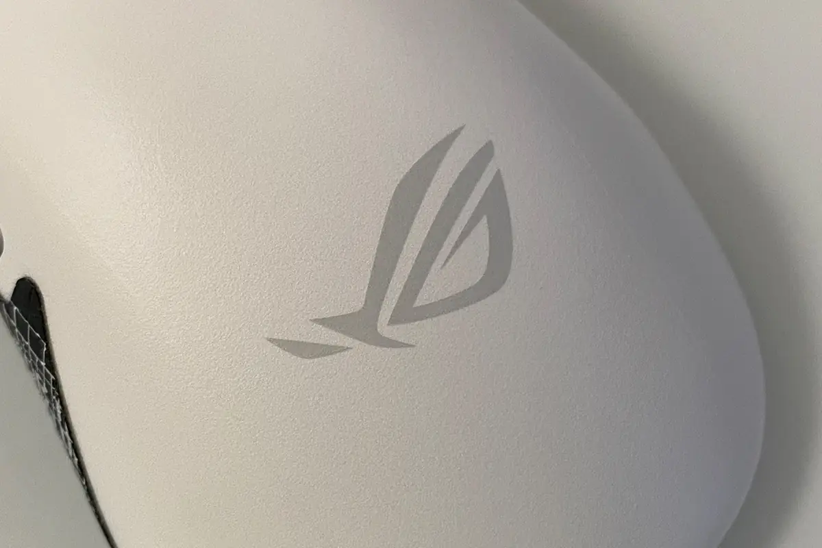 ASUS ROG 马来短剑 Ace
