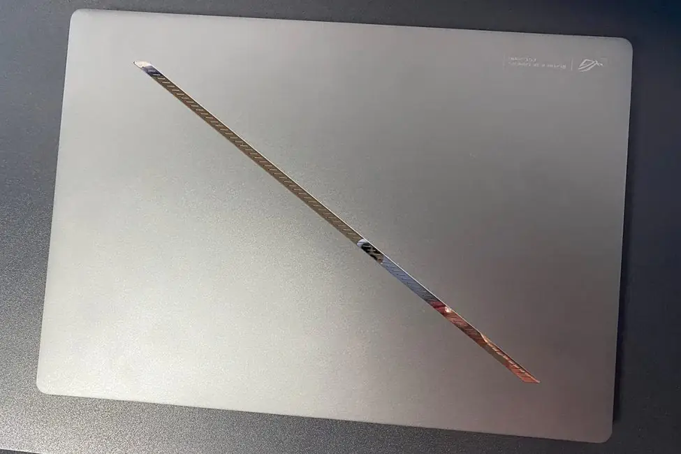 ASUS ROG Zéphyrus G16 2024 (GU605MI-QR064W)