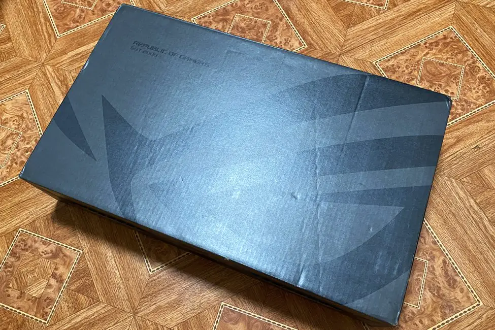 ASUS ROG Zéphyrus G16 2024 (GU605MI-QR064W)