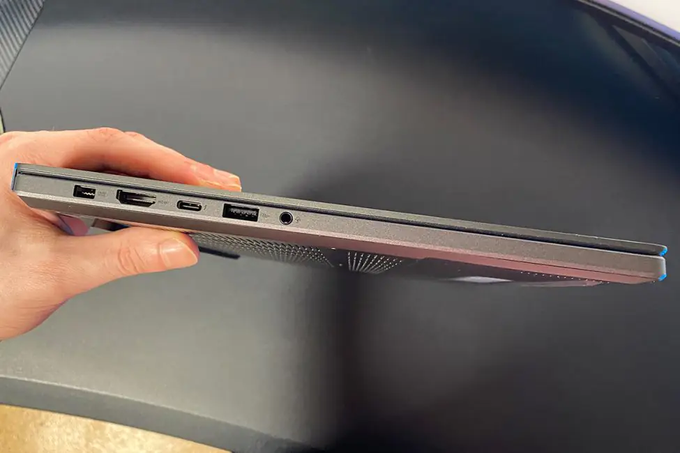 ASUS ROG Zéphyrus G16 2024 (GU605MI-QR064W)