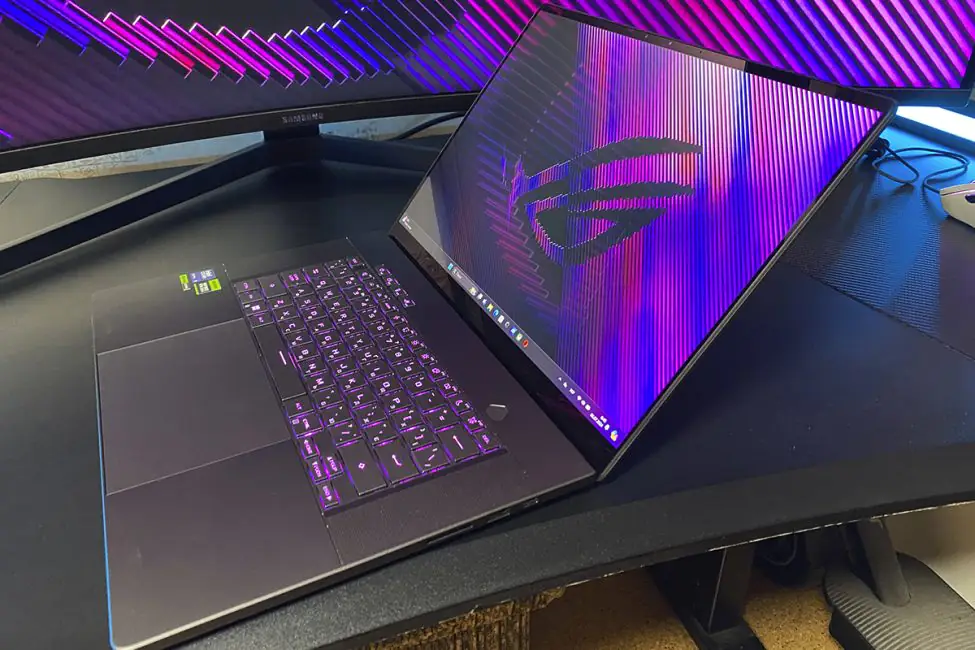 ASUS ROG Zéphyrus G16 2024 (GU605MI-QR064W)