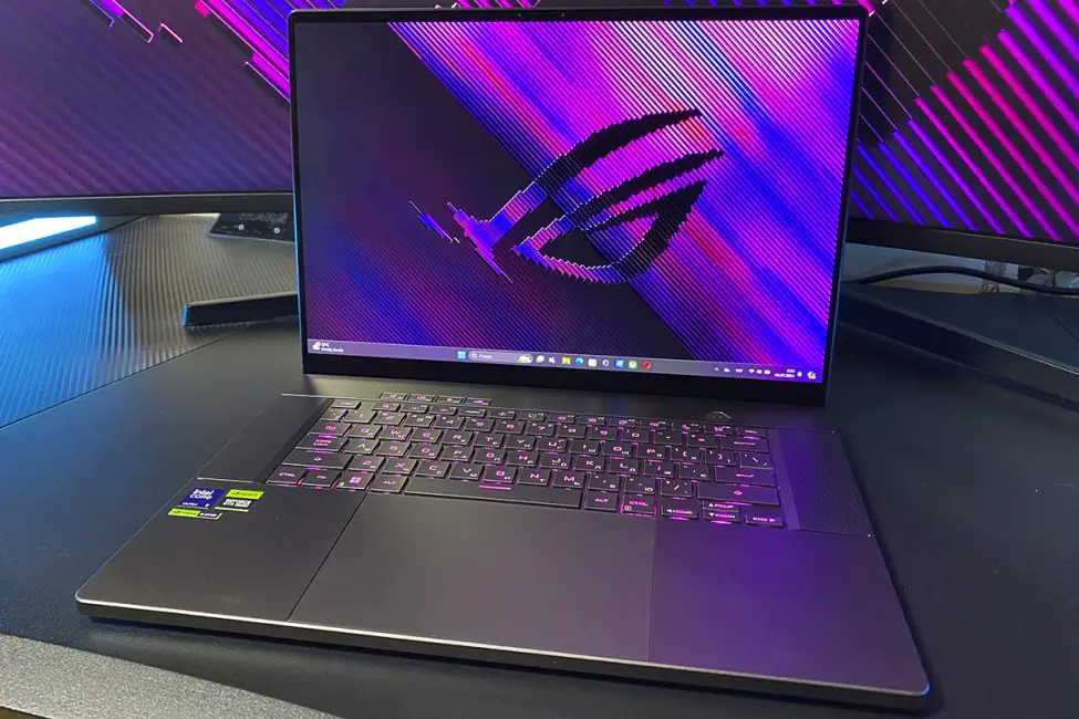 ASUS ROG Zéphyrus G16 2024 (GU605MI-QR064W)