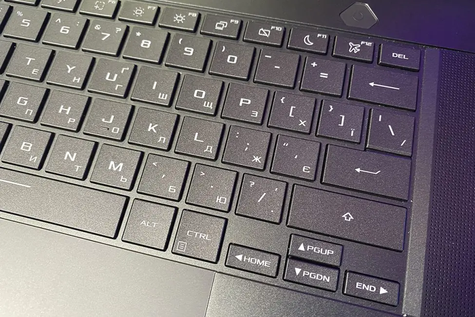 ASUS ROG Zéphyrus G16 2024 (GU605MI-QR064W)