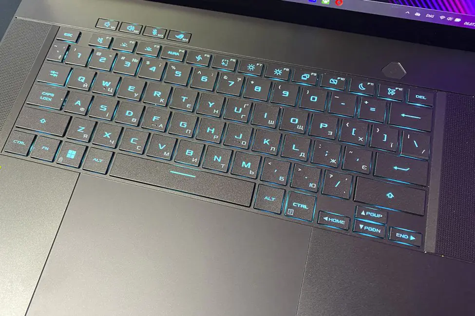 ASUS ROG Zéphyrus G16 2024 (GU605MI-QR064W)