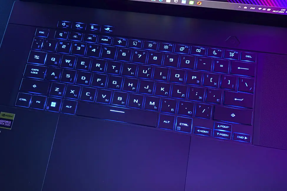 ASUS ROG Zéphyrus G16 2024 (GU605MI-QR064W)
