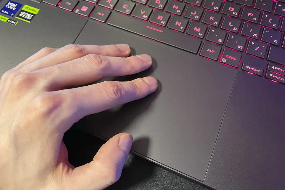 ASUS ROG Zéphyrus G16 2024 (GU605MI-QR064W)