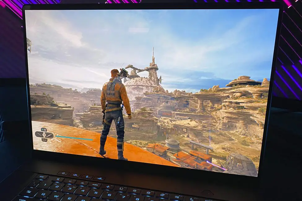 ASUS ROG Zéphyrus G16 2024 (GU605MI-QR064W)