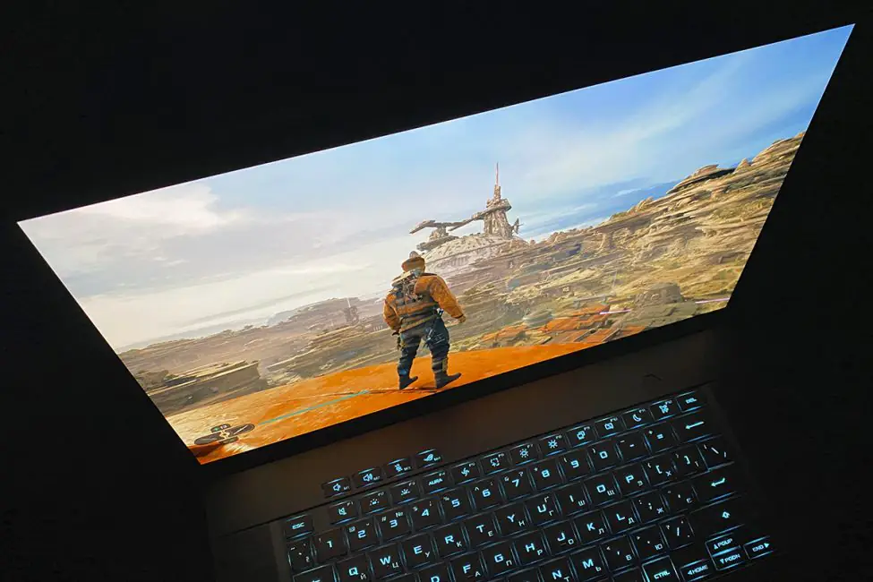 ASUS ROG Zéphyrus G16 2024 (GU605MI-QR064W)