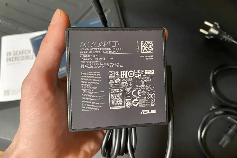 ASUS ROG Zéphyrus G16 2024 (GU605MI-QR064W)