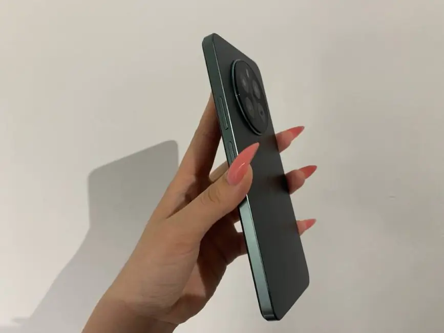 realme 12