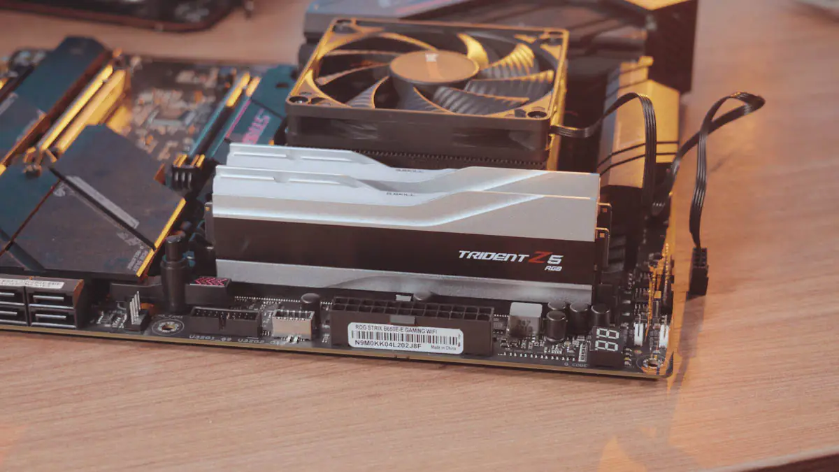 G.Skill 三叉戟 Z5 RGB DDR5-6000 32GB