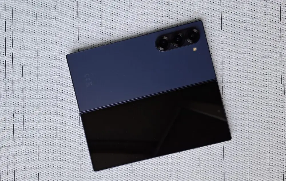 Samsung Galaxy Атираа6