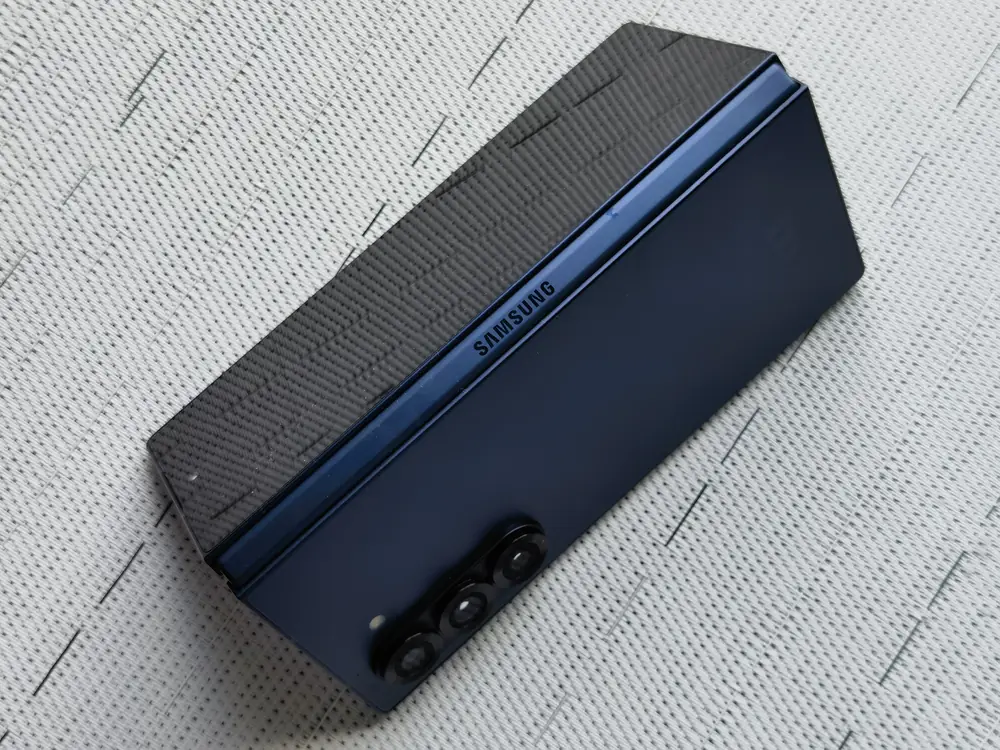 Samsung Galaxy Атираа6
