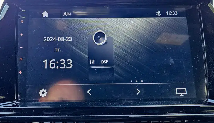 Mitsubishi Eclipse Cross - infotainment system