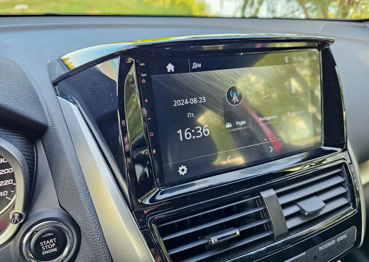 Mitsubishi Eclipse Cross - salon interior