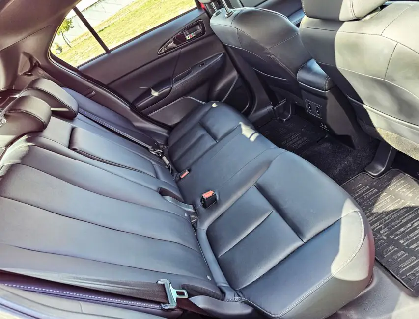 Mitsubishi Eclipse Cross - rear seats