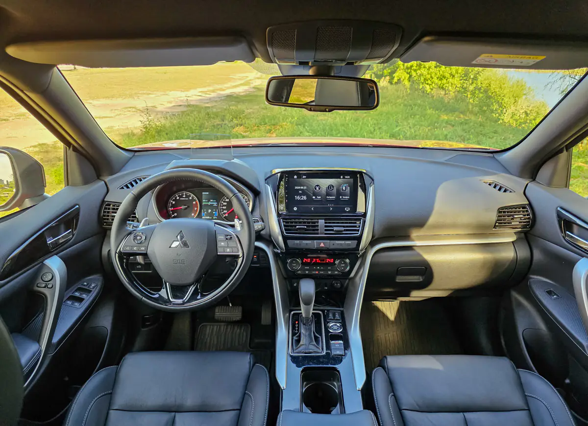 Mitsubishi Eclipse Cross - interior