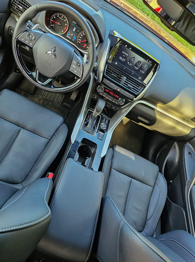 Mitsubishi Eclipse Cross - salon interior