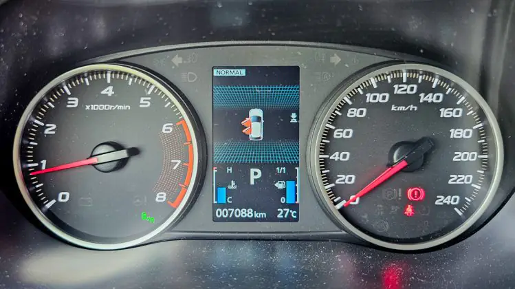 Mitsubishi Eclipse Cross - dashboard settings