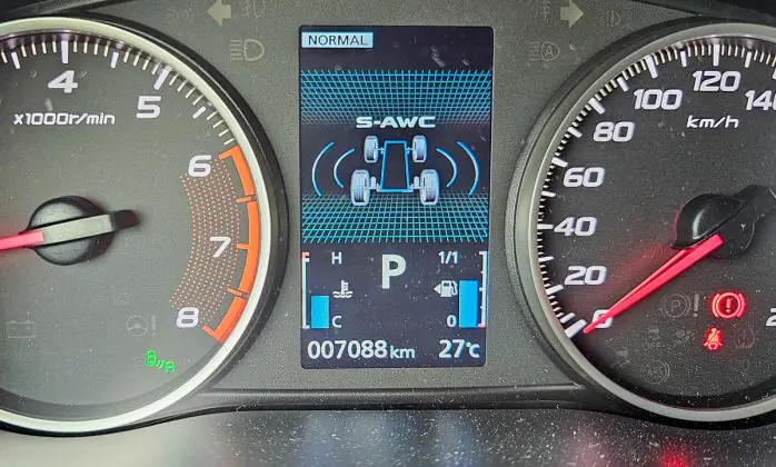 Mitsubishi Eclipse Cross - dashboard settings