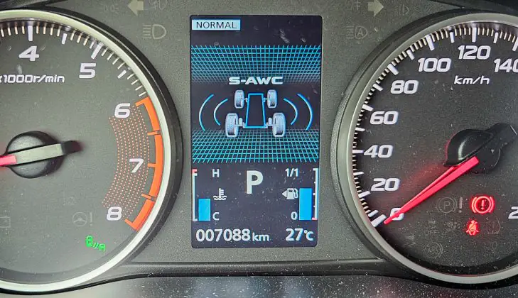 Mitsubishi Eclipse Cross - dashboard settings