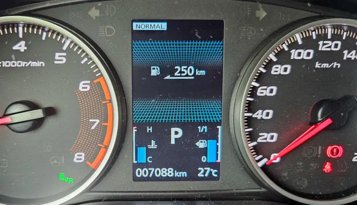 Mitsubishi Eclipse Cross - dashboard settings
