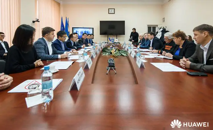 Huawei подарувала обладнання для лабораторії КПІ