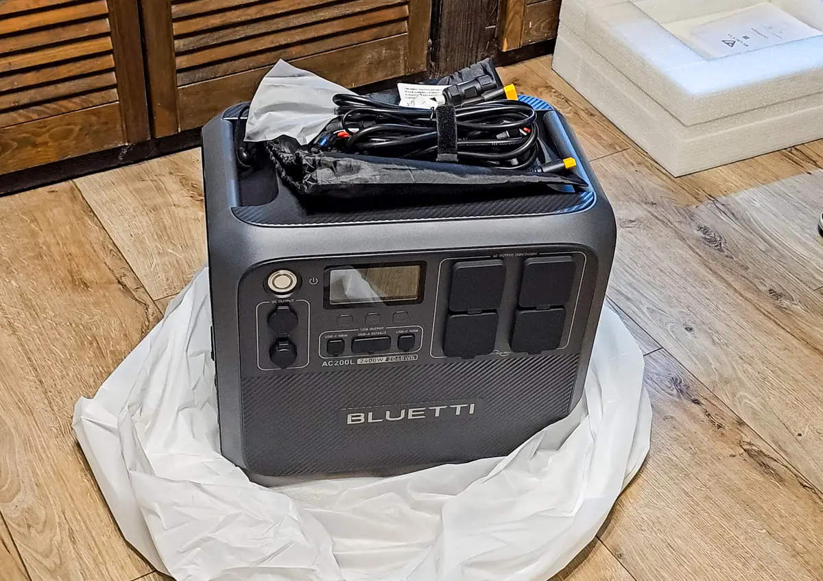 BLUETTI AC200L - Хайрцагт юу байна