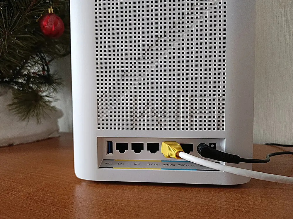 ASUS ZenWiFi BQ16