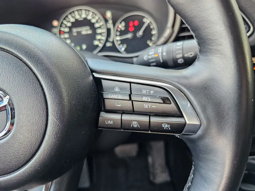 Mazda CX-30 Volan