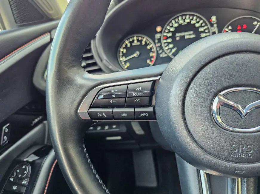 Mazda CX-30 Volan