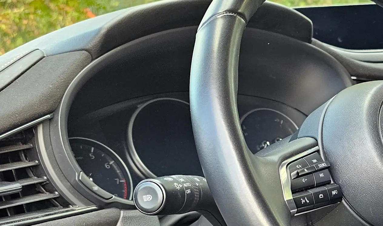 Mazda CX-30 Instrument tabla