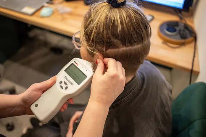 Quali sono le migliori soluzioni per i bambini: lavoro da parte degli audiologi