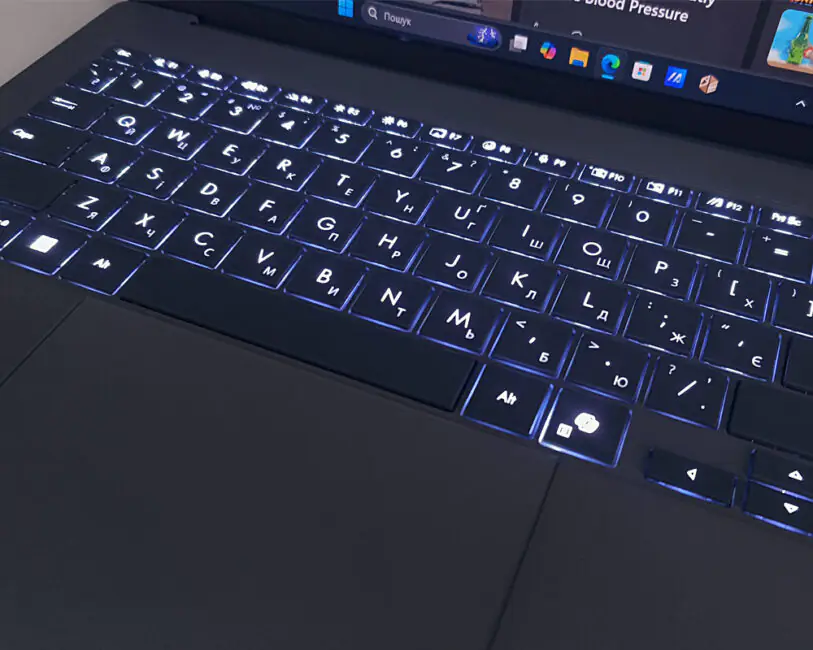ASUS Zenbook Clavier A14