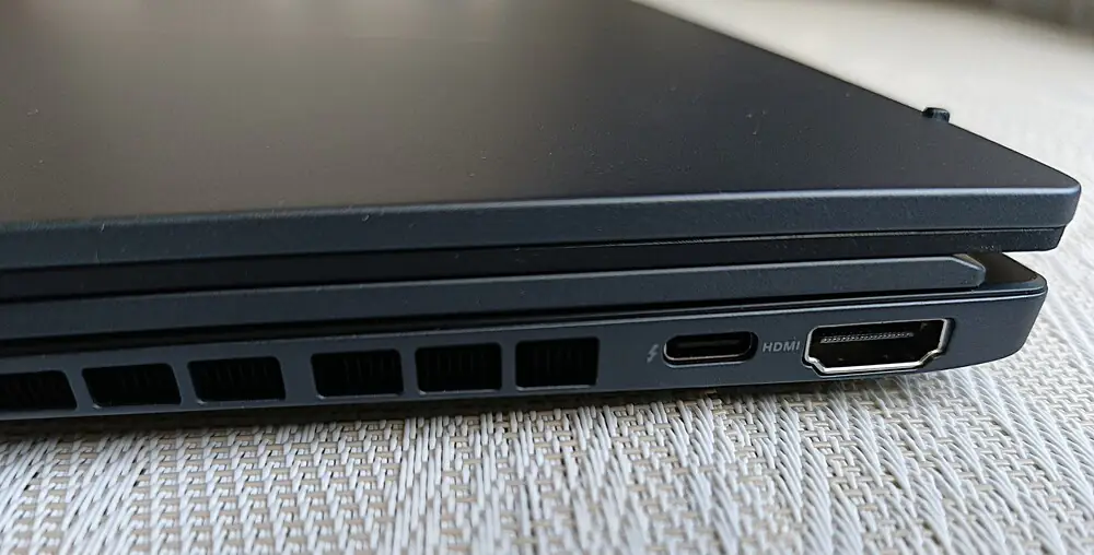 ASUS Zenbook DUO 2025