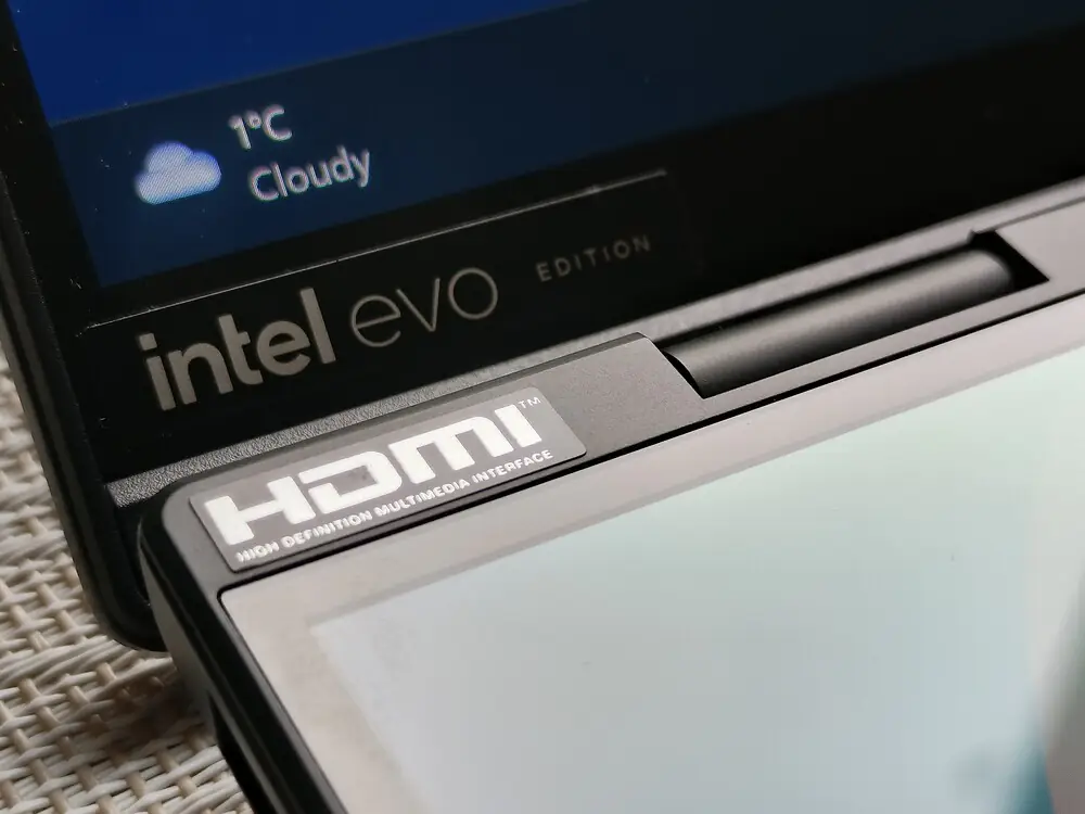 ASUS Zenbook DUO 2025