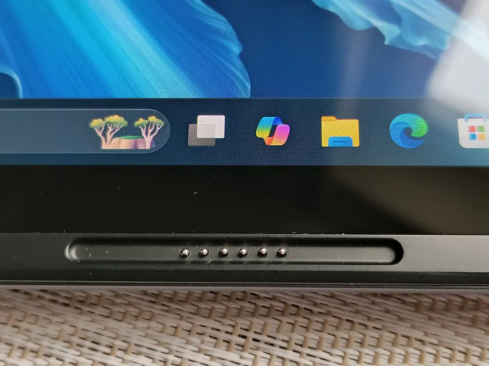 ASUS Zenbook DUO 2025