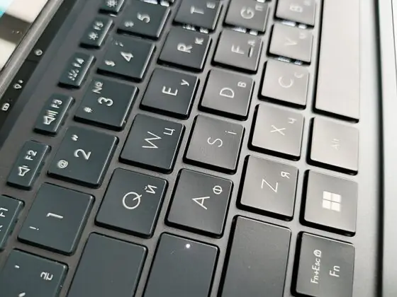 ASUS Zenbook DUO 2025
