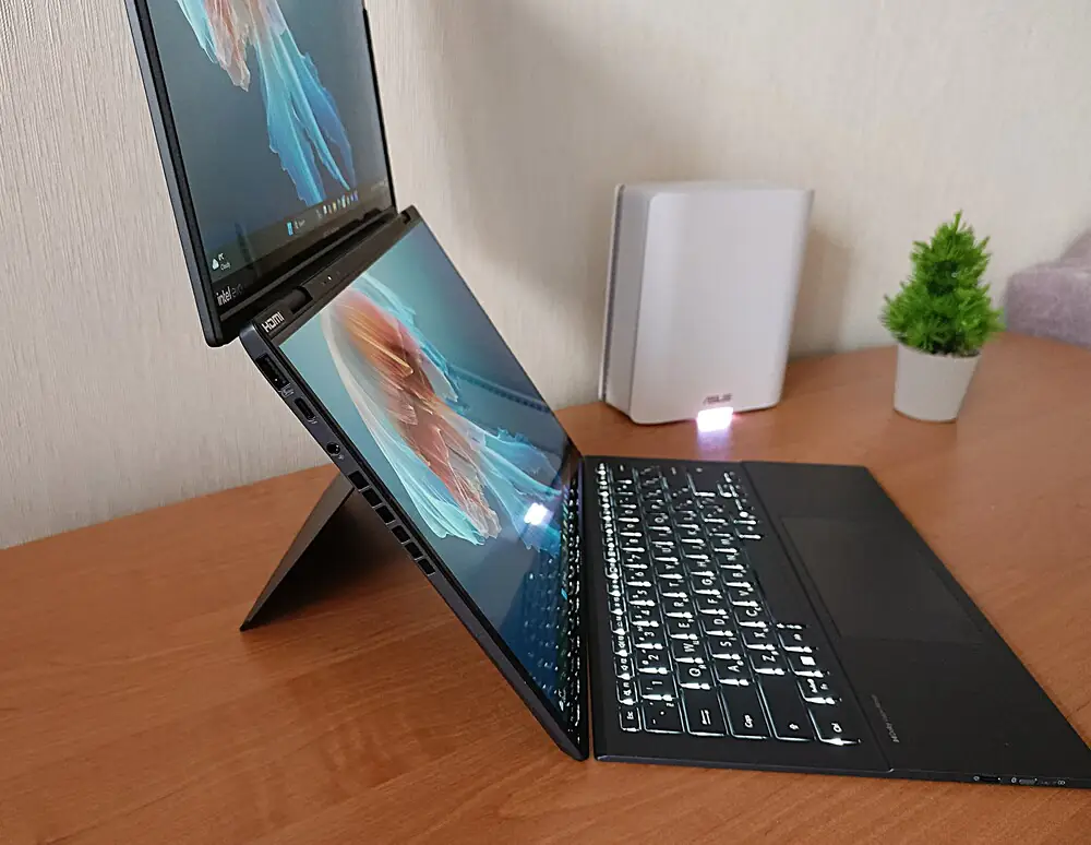 ASUS Zenbook DUO 2025