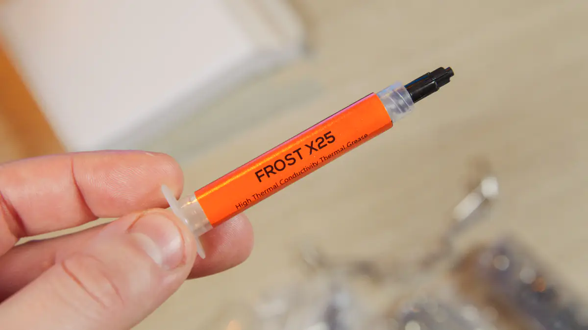ID-Cooling FROZN A410