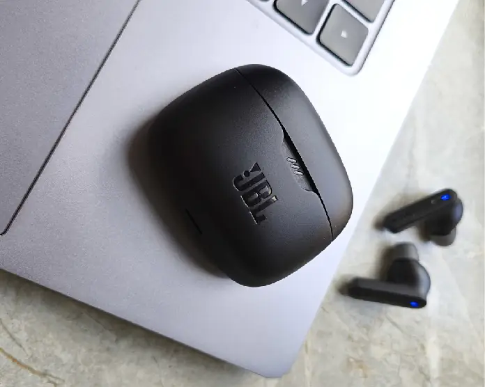 JBL Tune 245 NC Sort