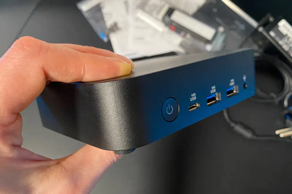 ASUS NUC 14 Essential