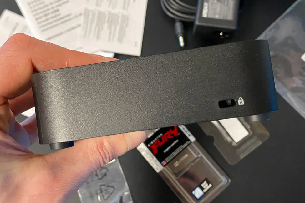 ASUS NUC 14 Essential