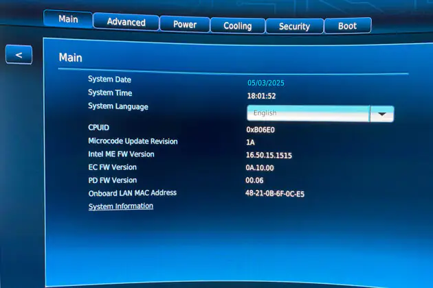 ASUS NUC 14 Essential