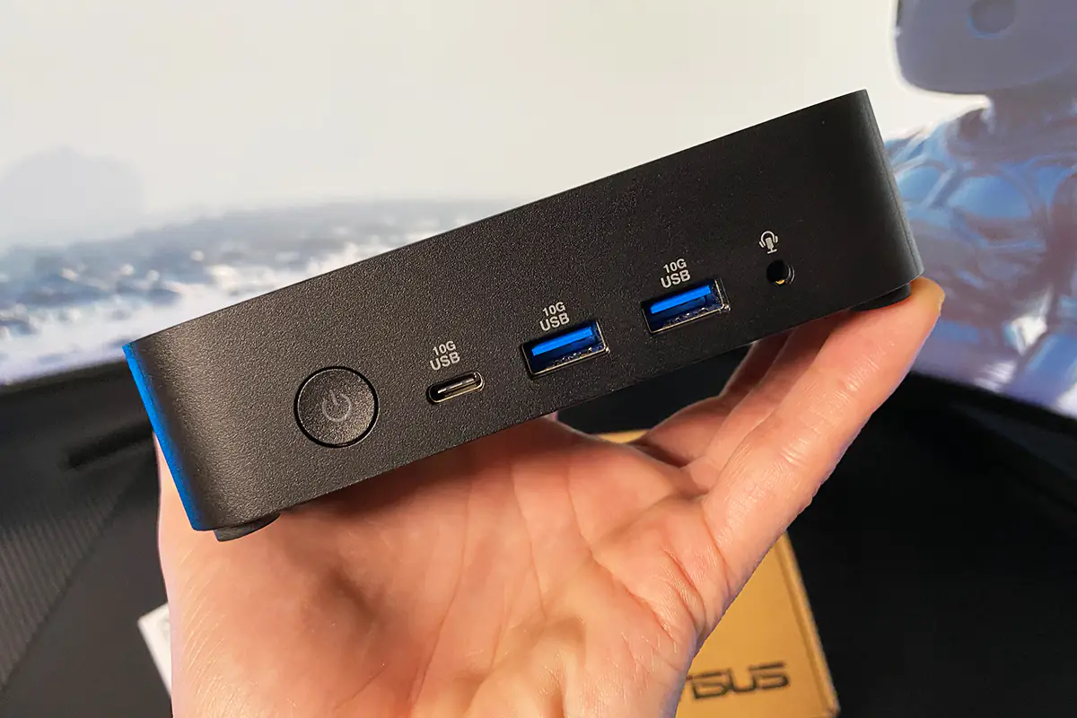 ASUS NUC 14 Essential