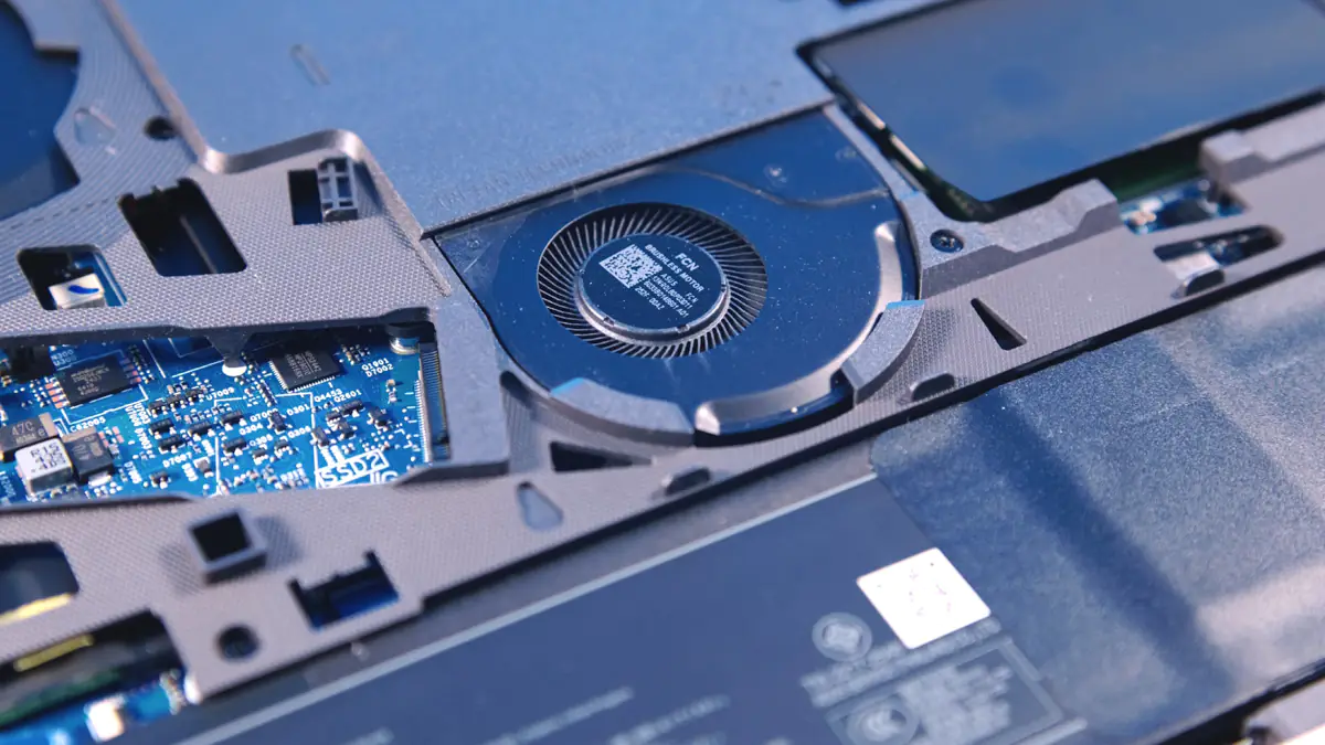 ASUS ROG Strix G16 (2025) G615