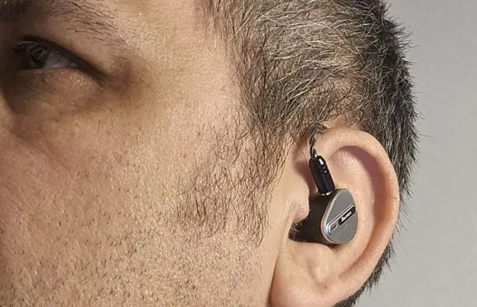 Kiwi Ears Airoso In Use
